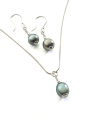 Tahiti Pearl teardrop earrings with sterling silver